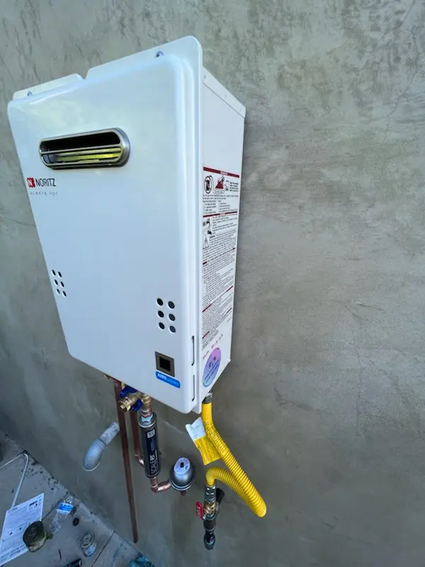 Tankless water heater installation for Thunderbird Palms-Hickory Shadows homes